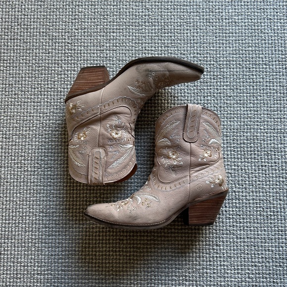 Cowboy Boots - Picture 5 of 5